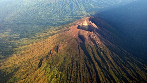 cómo subir al monte agung la montaña más sagrada de bali