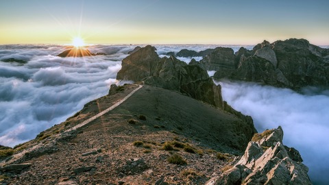 sendero del pico do arieiro al pico ruivo ( p r1) la ruta de senderismo más impresionante de madeira