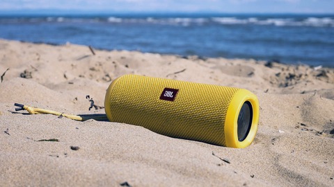 ¿ podemos poner música con altavoces en las playas de portugal?