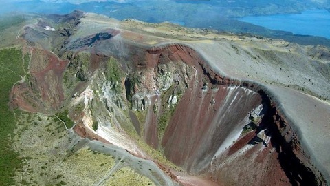 ¿ qué pasaría si no hubiese placas tectónicas en la tierra?